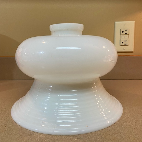 Vintage Antique Milk Glass Gillinder Light / Lamp Shade / Globe / Ribbed /Flared - Picture 2 of 9